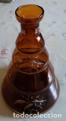 Botellas antiguas: ANTIGUA BOTELLA COLOR &Aacute;MBAR - Foto 1