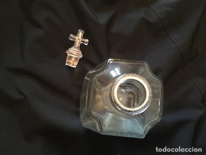 Botellas antiguas: botella con forma para licor - Foto 2