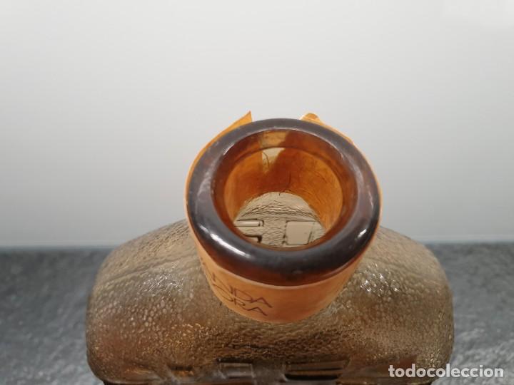 Botellas antiguas: Botella de Colonia Lavanda Arbora a medias. - Foto 7