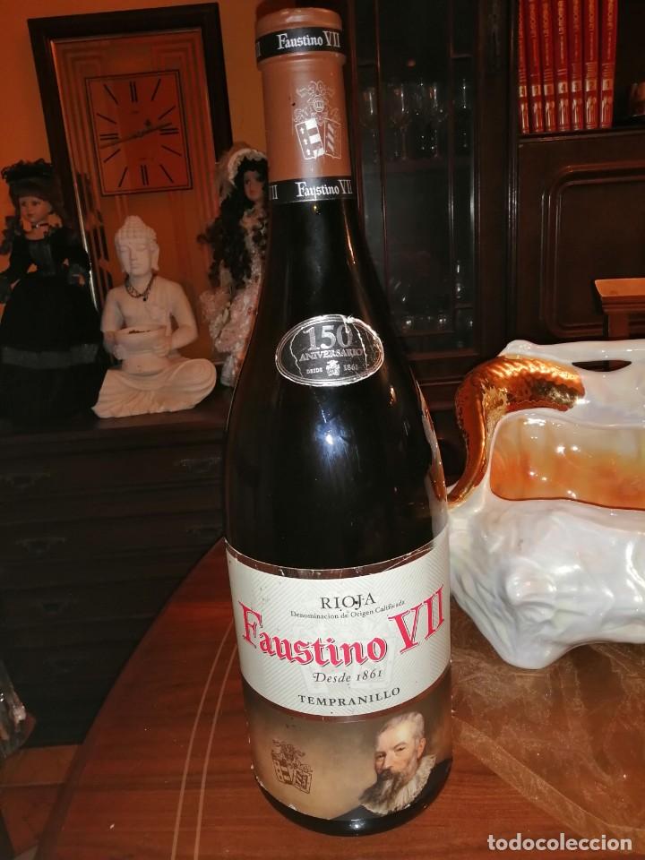 Botellas antiguas: Botella gigante de faustino - Foto 2