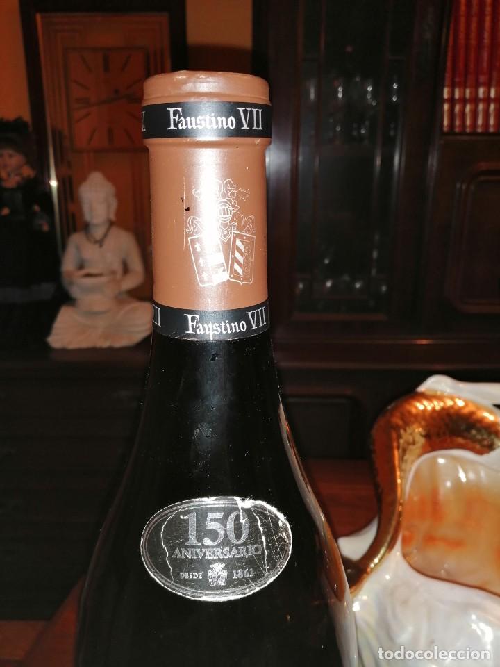 Botellas antiguas: Botella gigante de faustino - Foto 3