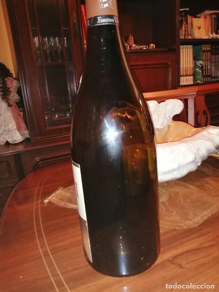 Botellas antiguas: Botella gigante de faustino - Foto 5