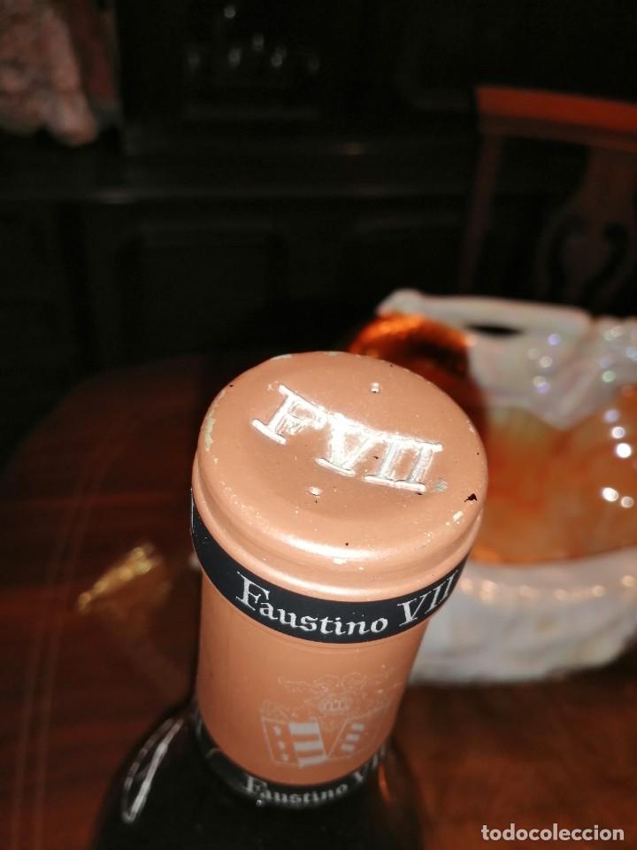 Botellas antiguas: Botella gigante de faustino - Foto 6