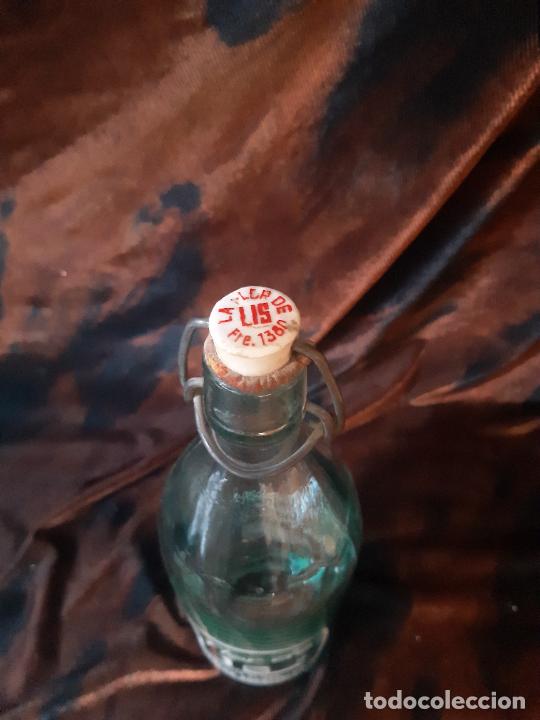 Botellas antiguas: Botella de gaseosa La Flor de Lis - Foto 4