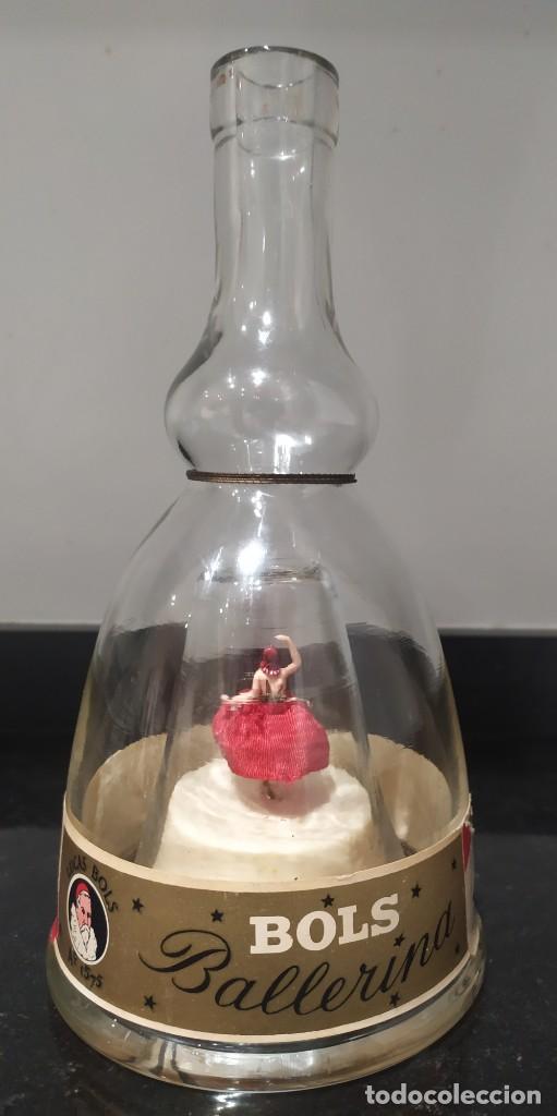 Botellas antiguas: Botella con bailarina - Foto 1