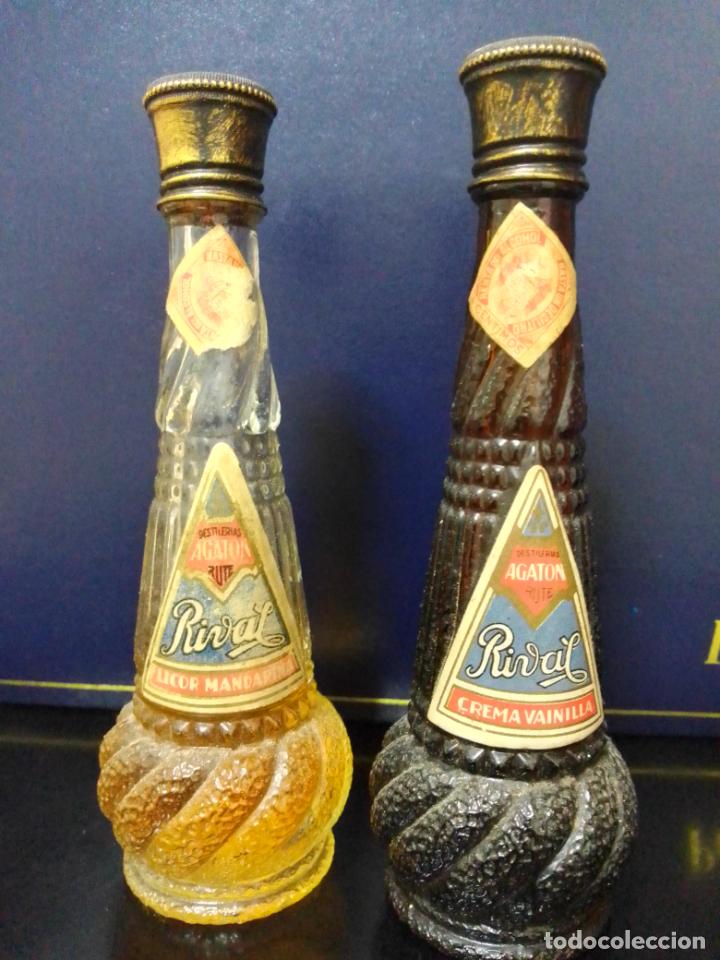 Antique bottles: Pareja de antiguas botellas de licor Rival tama&ntilde;o peque&ntilde;o . Destiler&iacute;as Agaton