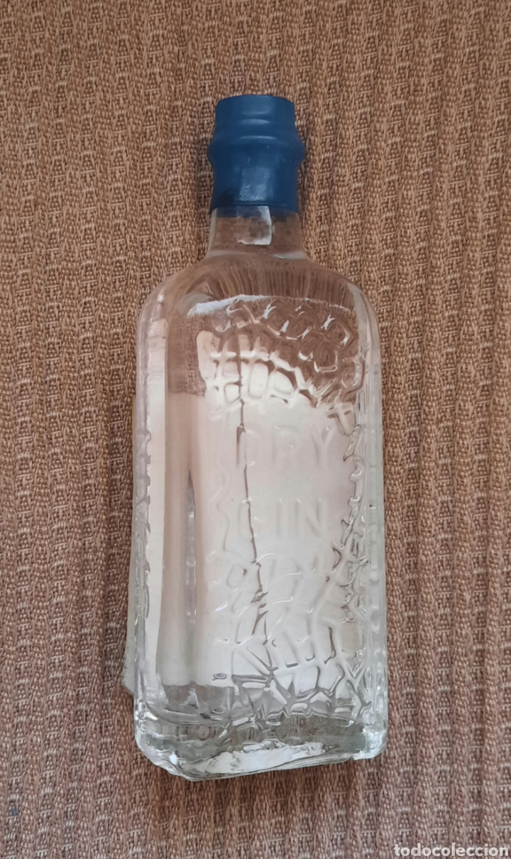 Botellas antiguas: ANTIGUO BOTELLIN - GREEN FISH - - Foto 2