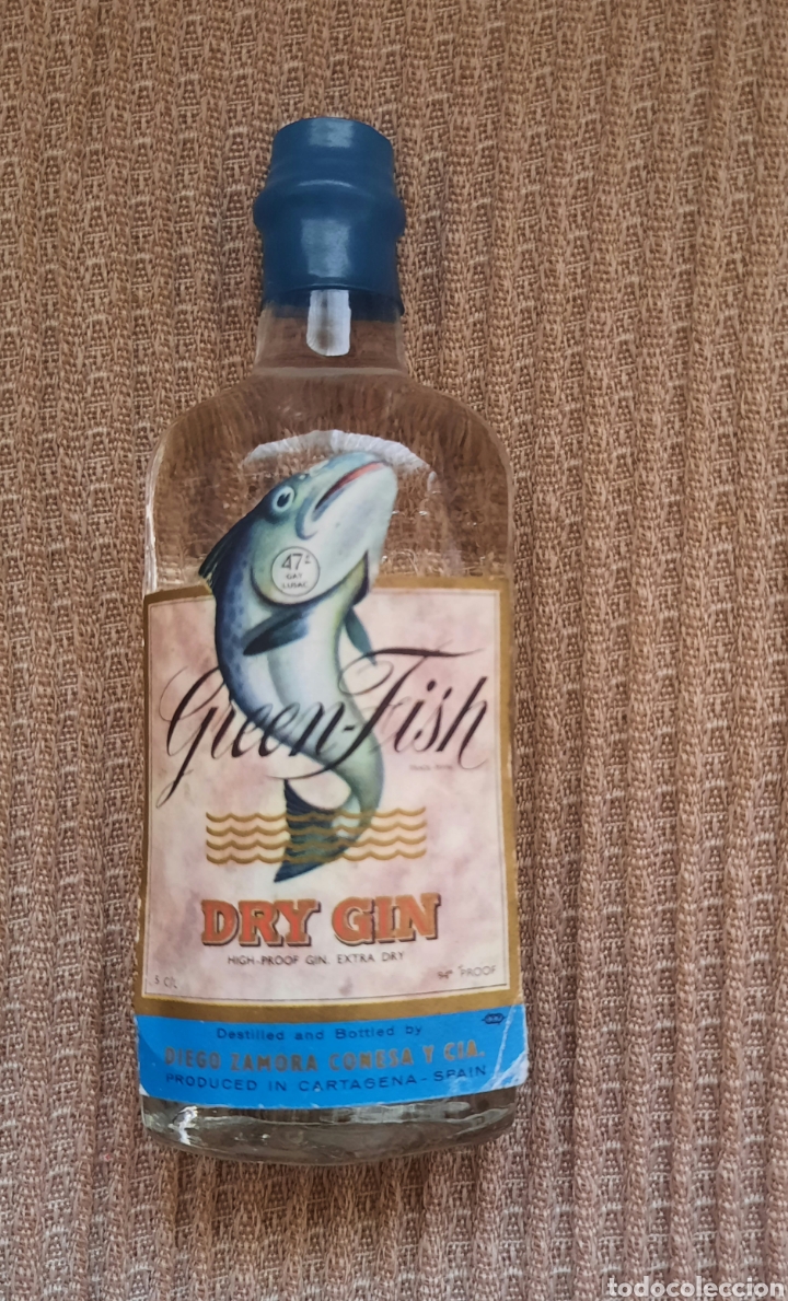 Botellas antiguas: ANTIGUO BOTELLIN - GREEN FISH - - Foto 1