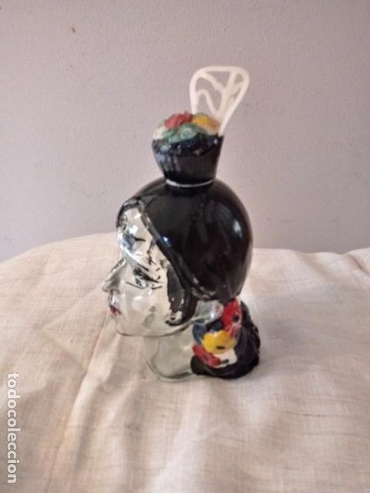 Botellas antiguas: Botella con forma de cabeza de mujer gitana - Foto 1