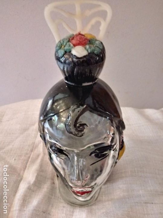 Botellas antiguas: Botella con forma de cabeza de mujer gitana - Foto 6