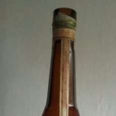 Botellas antiguas: ANTIGUA BOTELLA. CALISAY.DESTILERIAS MOLLFULLEDA S.A.ARENYS DE MAR. VACÍA.. Lote 272268853
