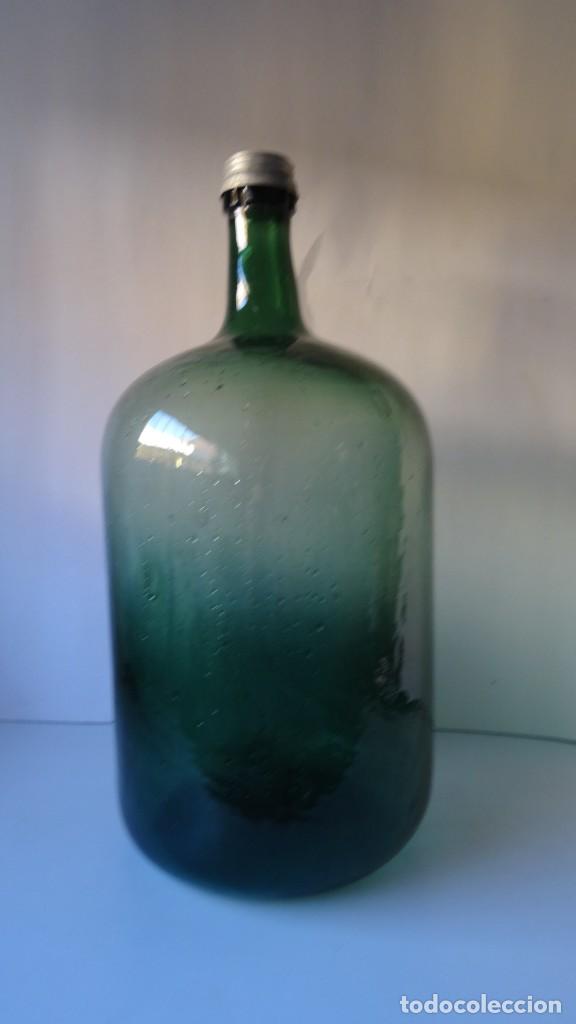Botellas antiguas: BOTELLA DAMAJUANA CON TAPE A ROSCA - Foto 1