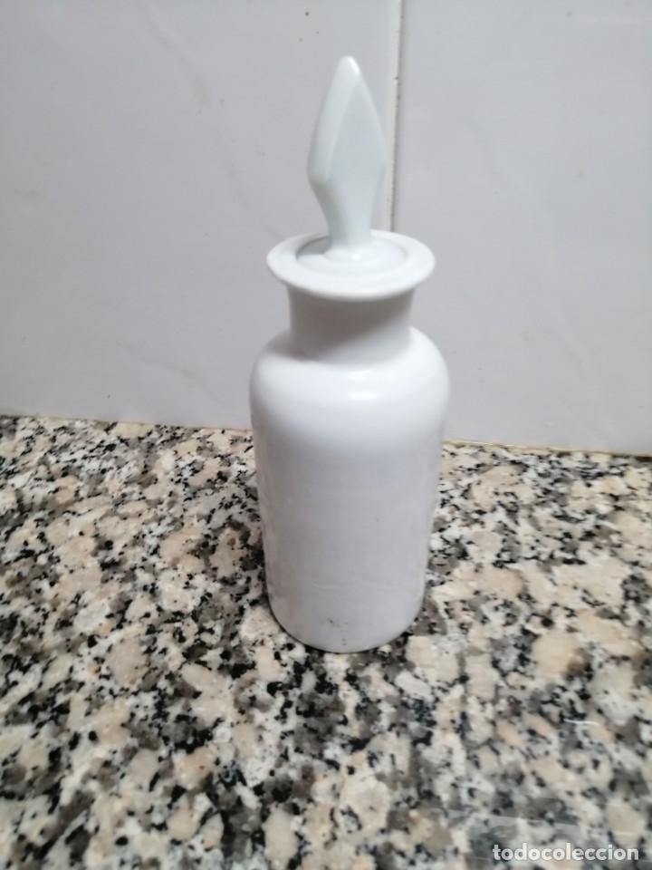 Botellas antiguas: ANTIGUA BOTELLA OPALINA BLANCA - Foto 4