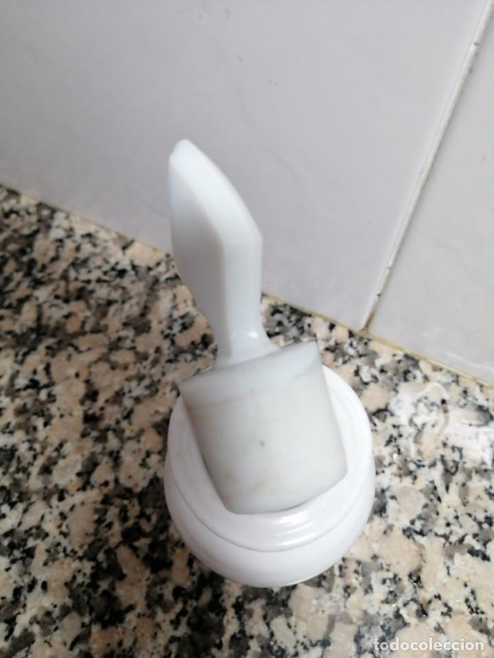 Botellas antiguas: ANTIGUA BOTELLA OPALINA BLANCA - Foto 5