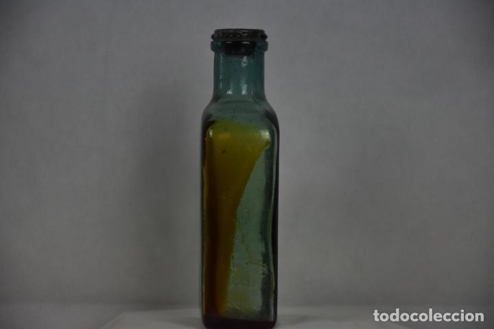 Botellas antiguas: Botellas de urodonal - Foto 3