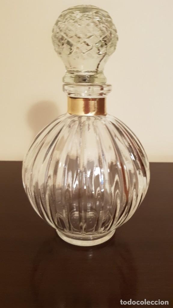 Botellas antiguas: BOTELLA PERFUME FIRMADA - Foto 1