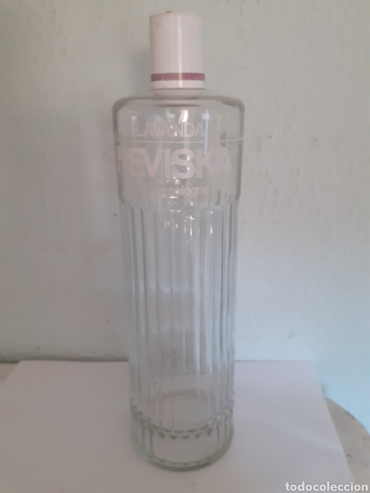 Botellas antiguas: Botella lavanda neviska eau de cologne - Foto 1