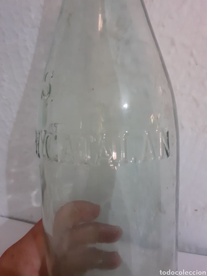 Botellas antiguas: Botella vichy catalan letras en relieve - Foto 2