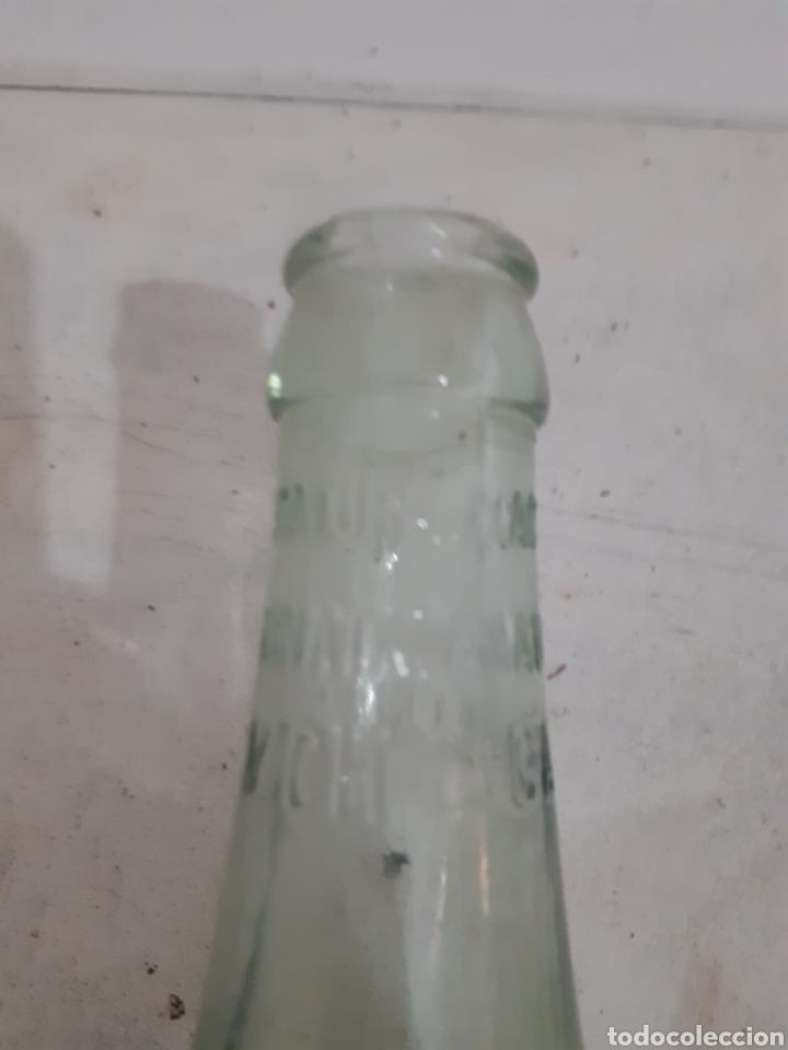 Botellas antiguas: Botella vichy catalan letras en relieve - Foto 4