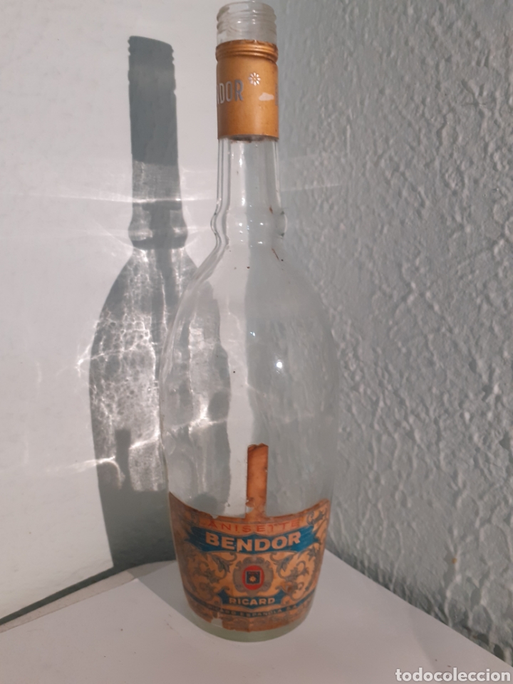 Botellas antiguas: Botella anisette bendor ricard - Foto 1