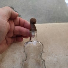 Botellas antiguas: ANTIGUA BOTELLA EN FORMA DE VIOLÍN