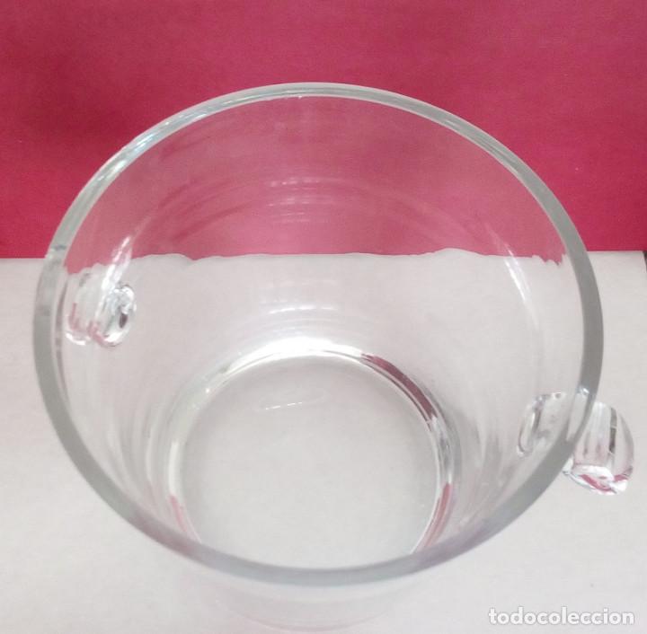 Botellas antiguas: Cubitera de Cristal con Asas - Foto 3