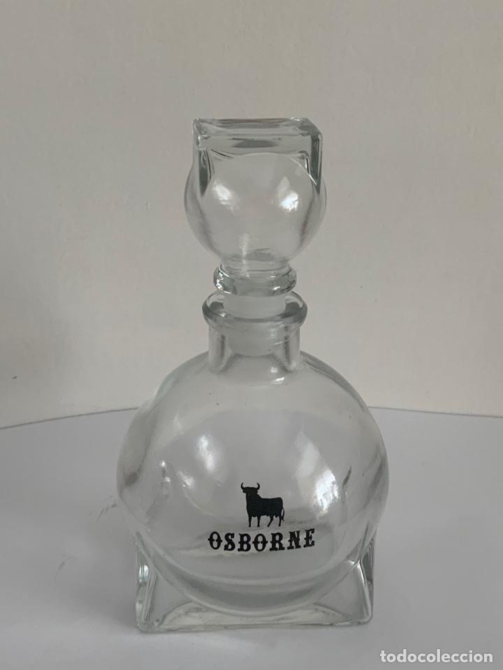 Botellas antiguas: PEQUE&Ntilde;A BOTELLA DE CRISTAL, OSBORNE - Foto 1