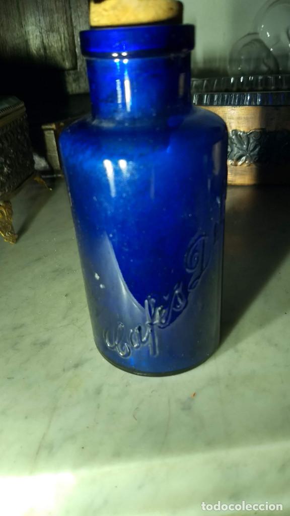 Botellas antiguas: Botella de cristal azul. Caf&eacute;s Debray - Foto 4