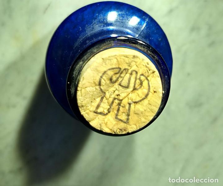 Botellas antiguas: Botella de cristal azul. Caf&eacute;s Debray - Foto 5