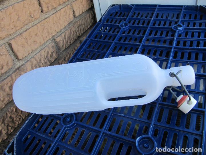 Botellas antiguas: BOTELLA DE LITRO PLASTICO TAPON - Foto 15