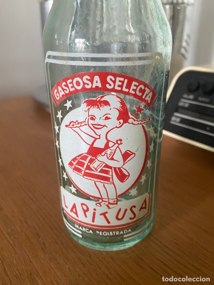 Botellas antiguas: Botella de gaseosa la Pitusa - Foto 2