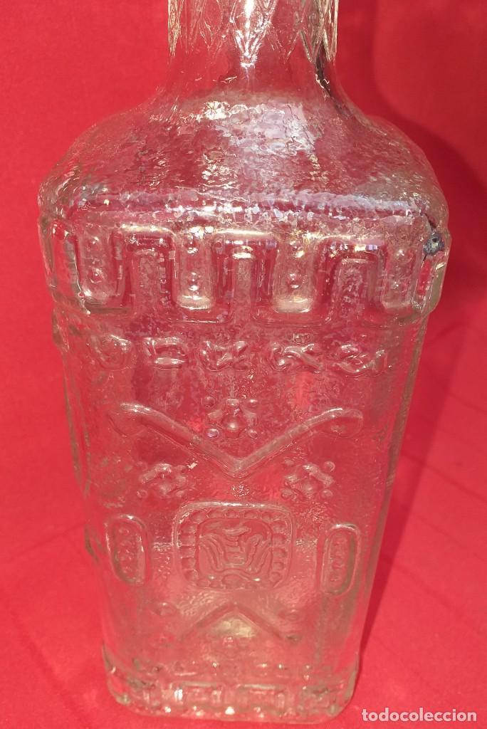 Botellas antiguas: BOTELLA DE CRISTAL TEQUILA OLMECA - Foto 6