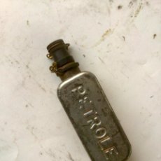 Botellas antiguas: ANTIGUA BOTELLA BIDON DE PETROLE , EN METAL , 1920. Lote 302224698