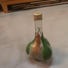 Botellas antiguas: BOTELLA ANTIGUA CREMA DE NARANJA SOREL, FORMA DE MARANJAS. Lote 303534438