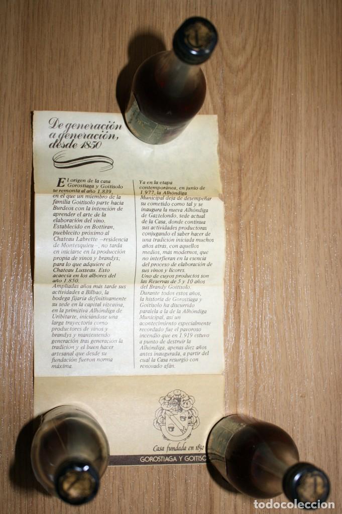 Botellas antiguas: TRES BOTELLINES BRANDY RESERVA GOITISOLO - Foto 3