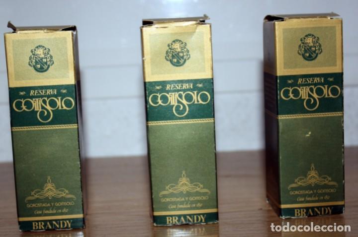 Botellas antiguas: TRES BOTELLINES BRANDY RESERVA GOITISOLO - Foto 5