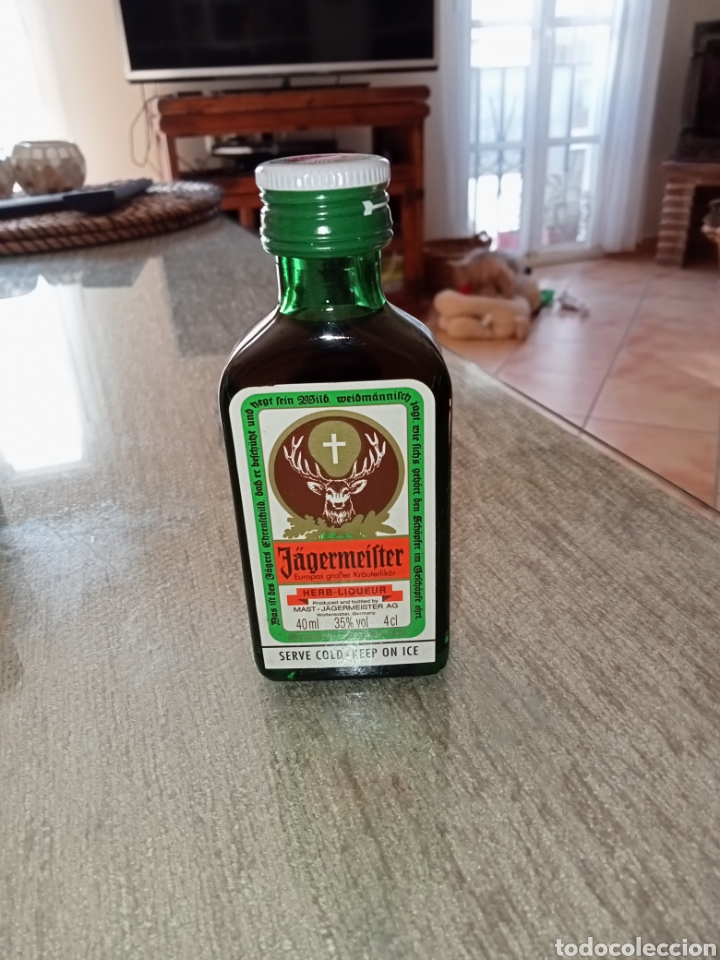 Alte Flaschen: Botellita licor hierba Jagermeifter