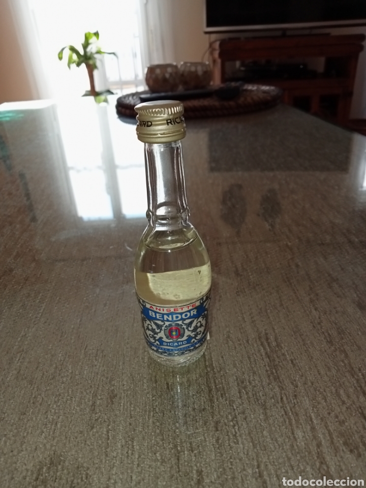 Alte Flaschen: Botellita An&iacute;sette Bendor