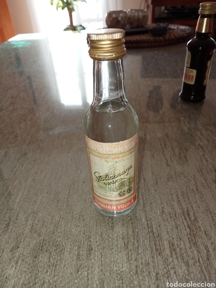 Alte Flaschen: Botellita Vodka Ruso
