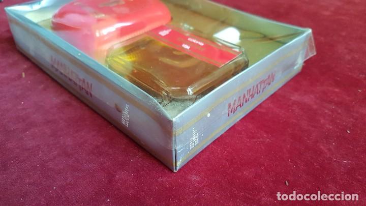 Botellas antiguas: Colonia Manhattan y jabon - Foto 2