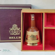 Botellas antiguas: BOTELLA BELL´S SCOTH WHISKY CON SU CAJA, DECADA DE LOS 70