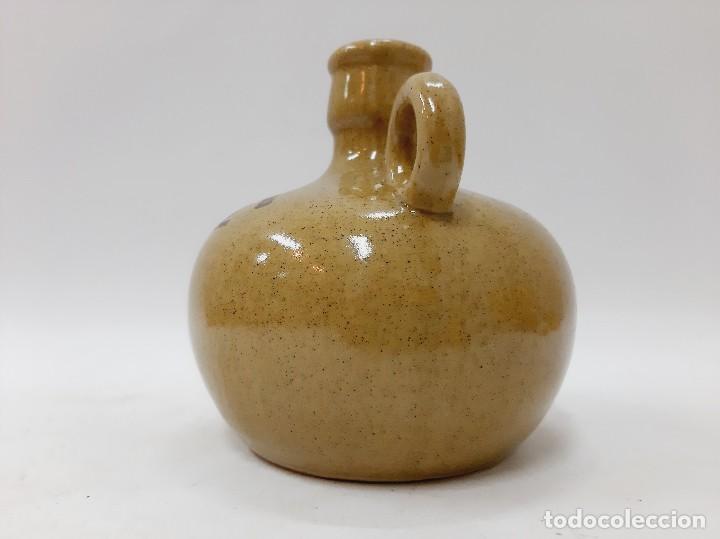 Botellas antiguas: Botella de gres vac&iacute;a, Treasure Island - Ron de Cuba - Foto 2
