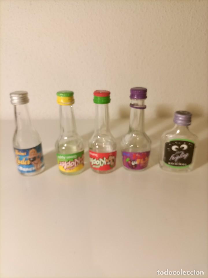 Botellas antiguas: Lote de 5 botellitas de cristal - Foto 1