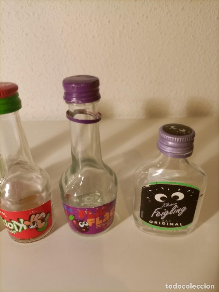 Botellas antiguas: Lote de 5 botellitas de cristal - Foto 3