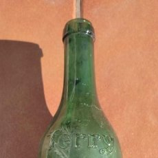 Botellas antiguas: BOTELLA ANTIGUA COÑAC TERRY RELIEVE