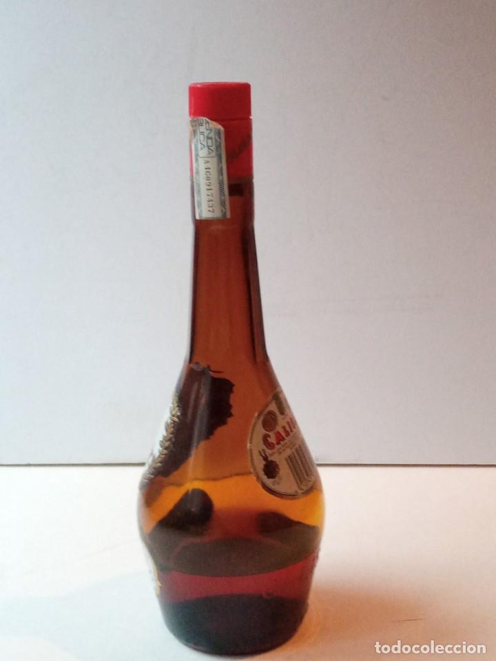 Botellas antiguas: BOTELLA DE CALISAY CRISTAL - Foto 3