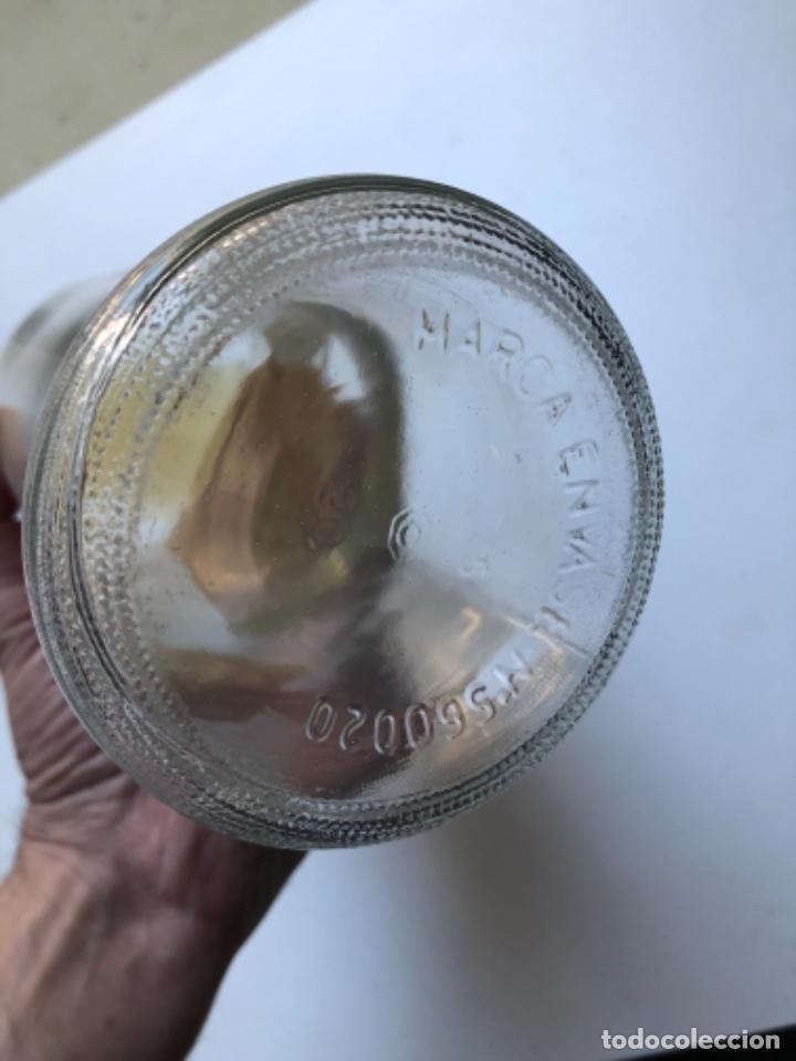 Botellas antiguas: Botella kas lim&oacute;n antigua 1litro - Foto 3