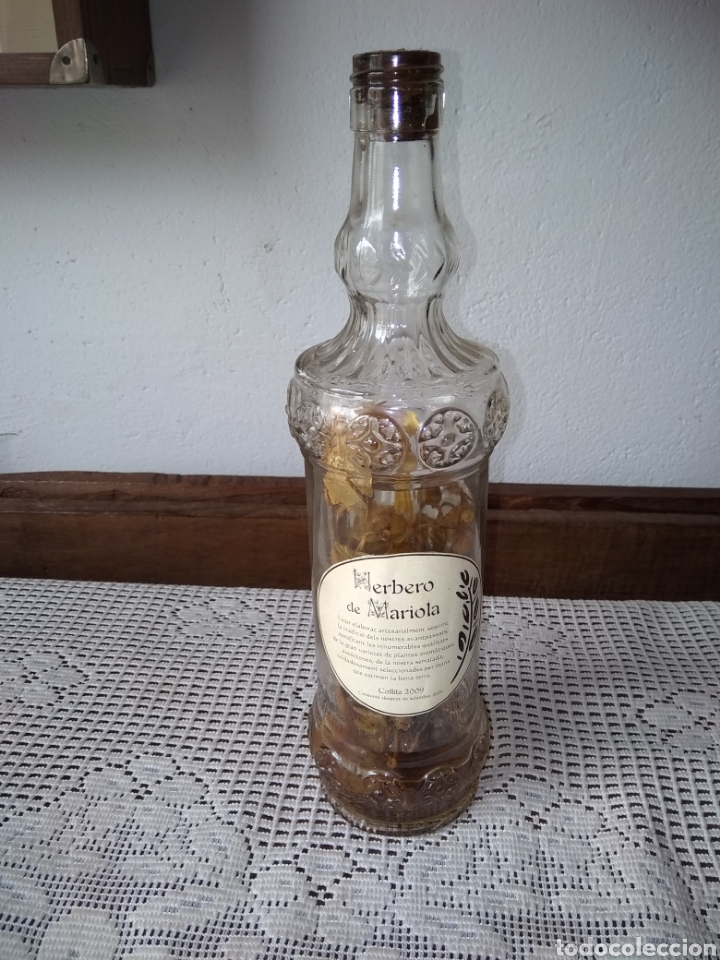 Botellas antiguas: BOTELLA LICOR DE HIERBAS . HERBERO DE MARIOLA 2009 - Foto 2