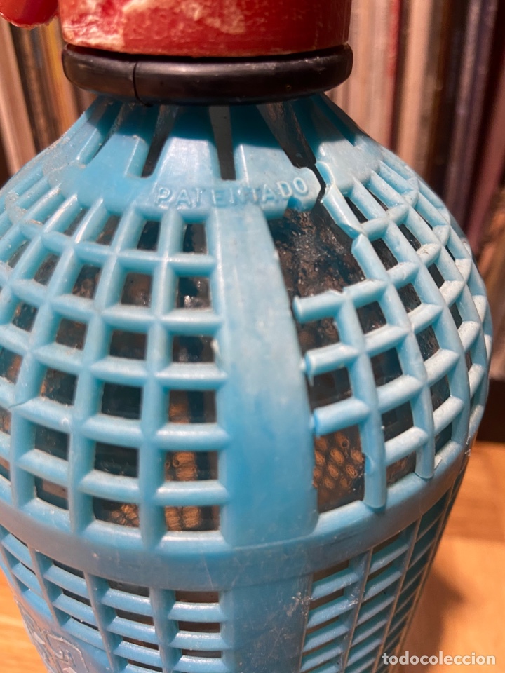 Botellas antiguas: Sifon azul La revoltosa - Foto 5