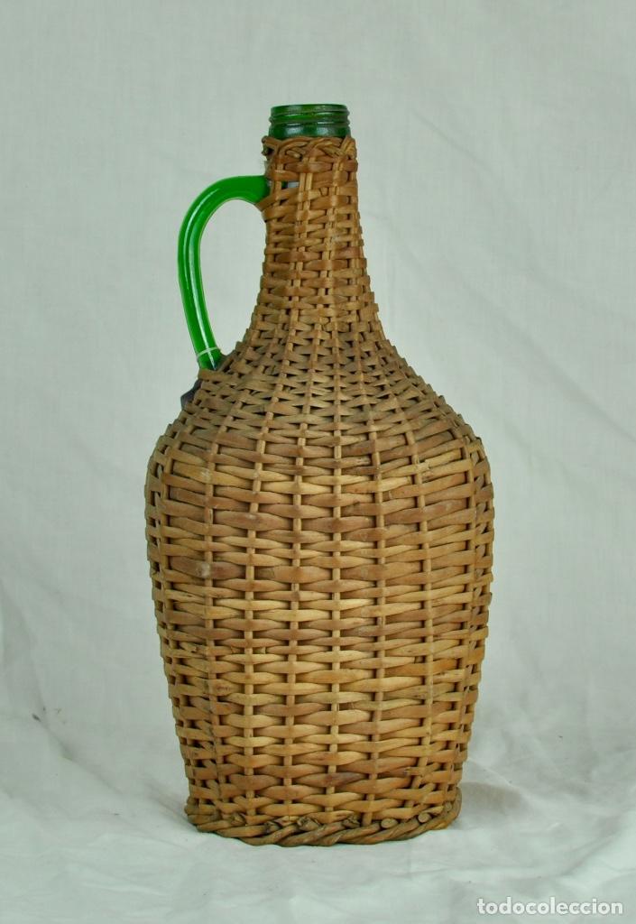 Botellas antiguas: Botella forrada de mimbre - Foto 2
